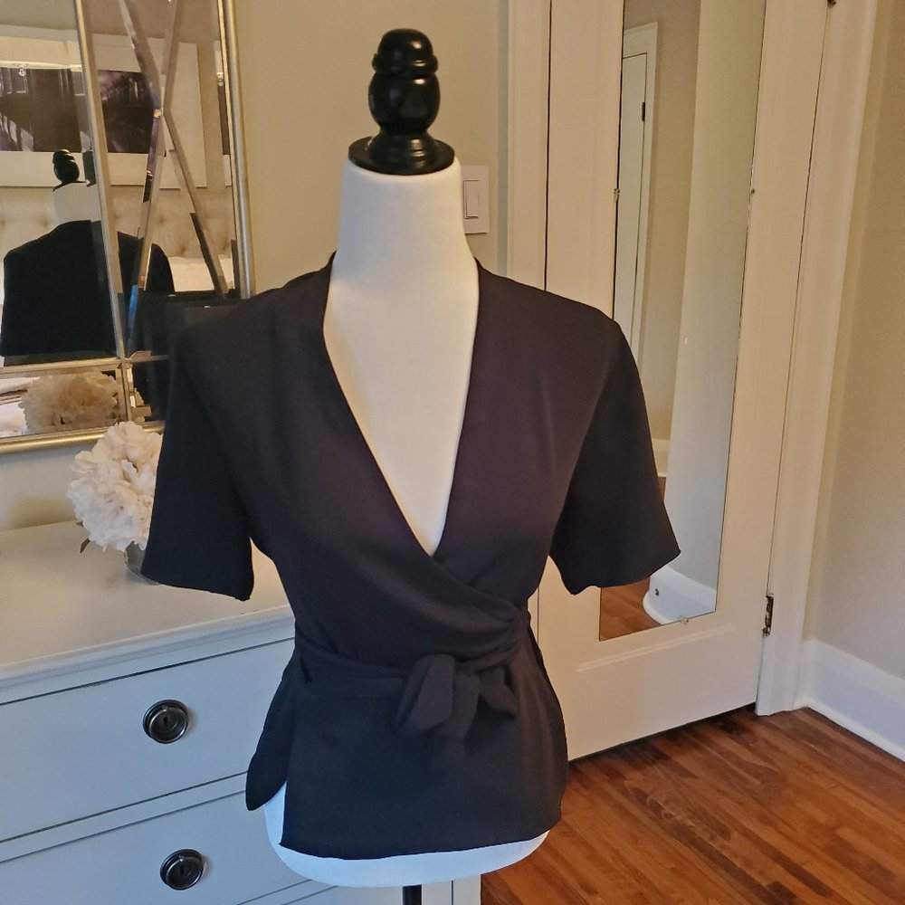 Soft wrap Babaton top